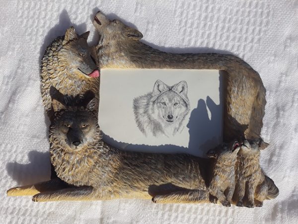 cadre photos en résine 3 loups et 2 louveteaux